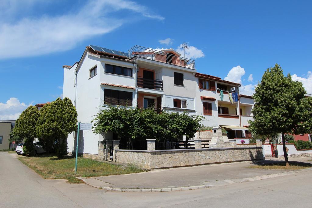 Apartments Natali 罗维尼 外观 照片